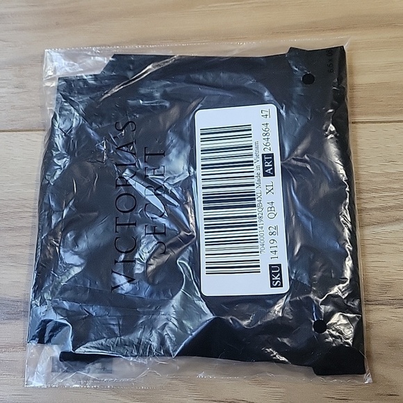 VS PINK NO SHOW BOY SHORTS- XL ONLINE ONLY!! - Picture 4 of 4